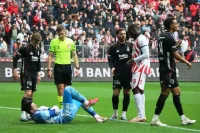 Beşiktaş’a Samsun’da 5 dakikalık şok! Uzak mesafe golleriyle yıkıldı