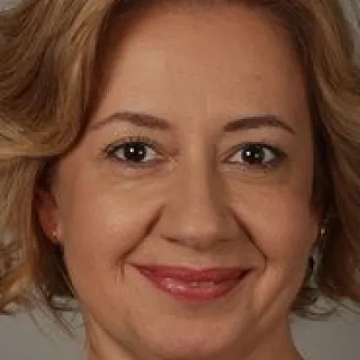 Özlem Çakar