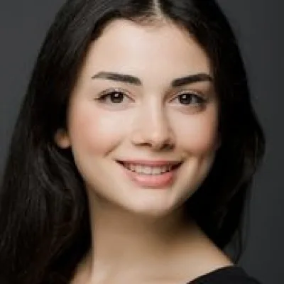 Özge Yağız