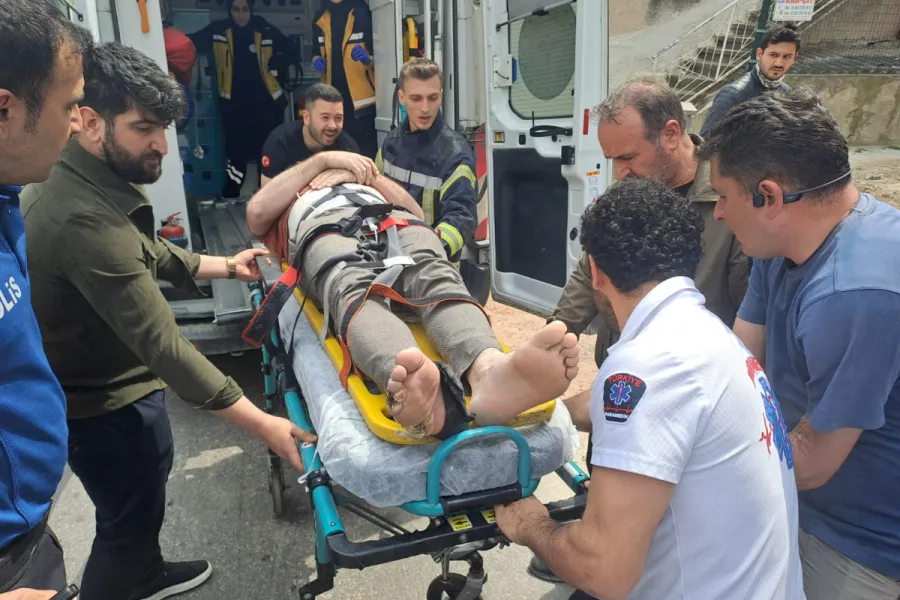 SON DAKİKA: Kocaeli’de İnşaatta Korku Dolu Anlar! Yüksek Gerilim Hattına Kapılan İşçi Yaralandı