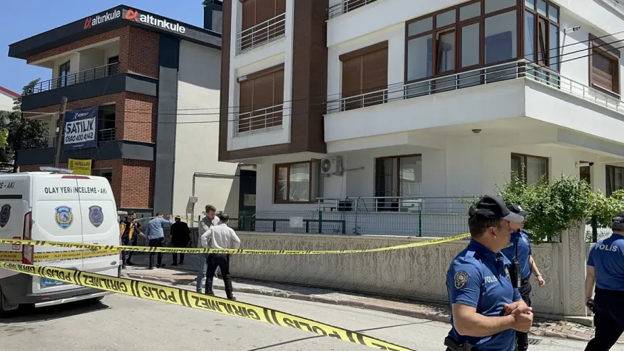 Konya’da Dehşet Veren Aile Katliamı! Parkta Kanlı Halde Bulunan Genç, Anne ve Babasını Öldürdüğünü İtiraf Etti