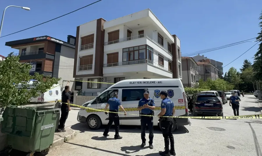 Konya’da Dehşet Veren Aile Katliamı! Parkta Kanlı Halde Bulunan Genç, Anne ve Babasını Öldürdüğünü İtiraf Etti